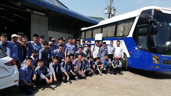 Students visit Nam Hoa factory
